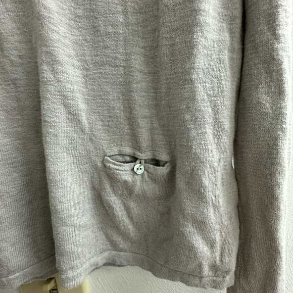 Gray women’s top - Picture 2 of 3